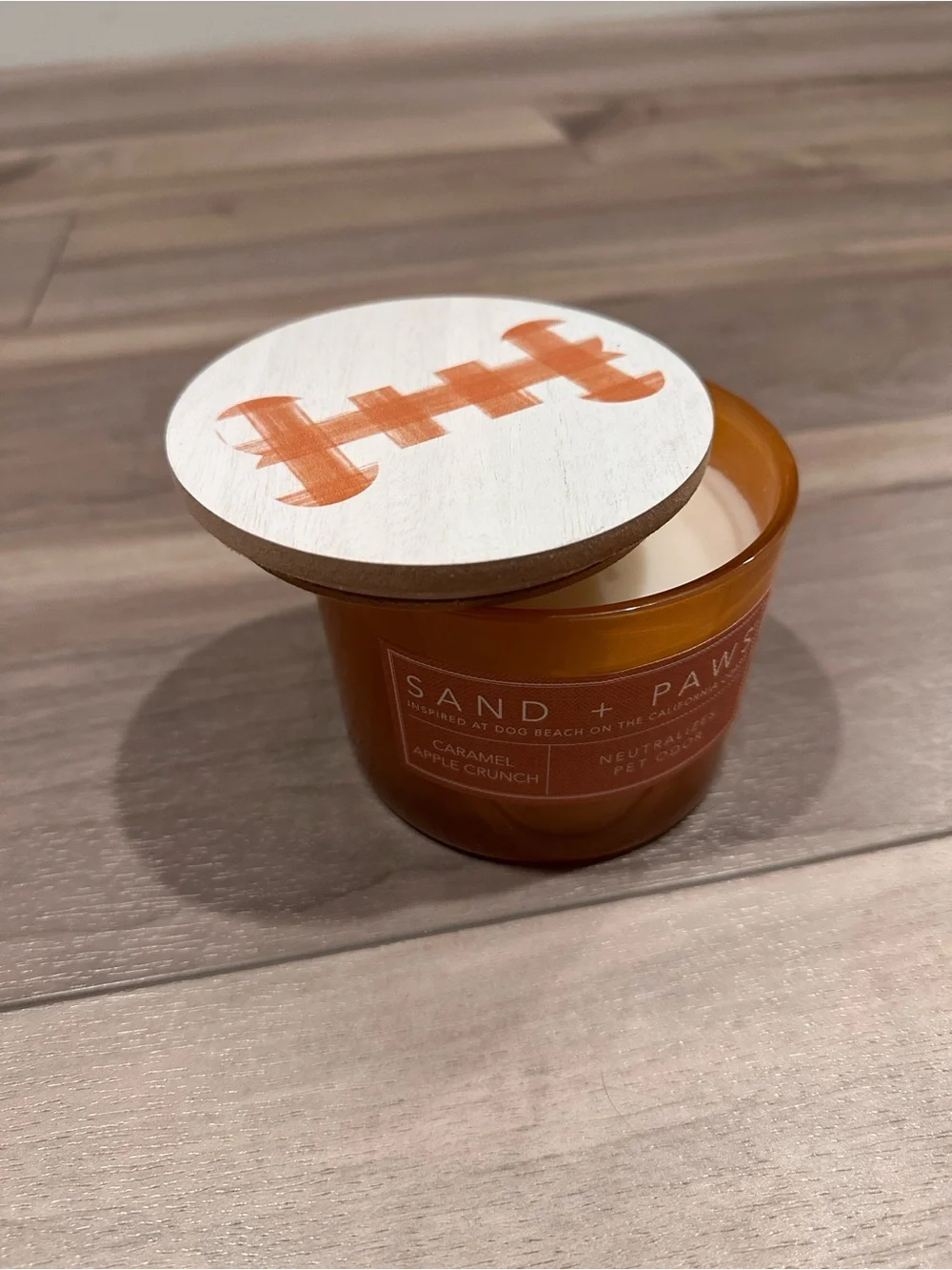 Caramel Apple 🍎 Crunch Scented Candle - Amber sand + paws 🐾